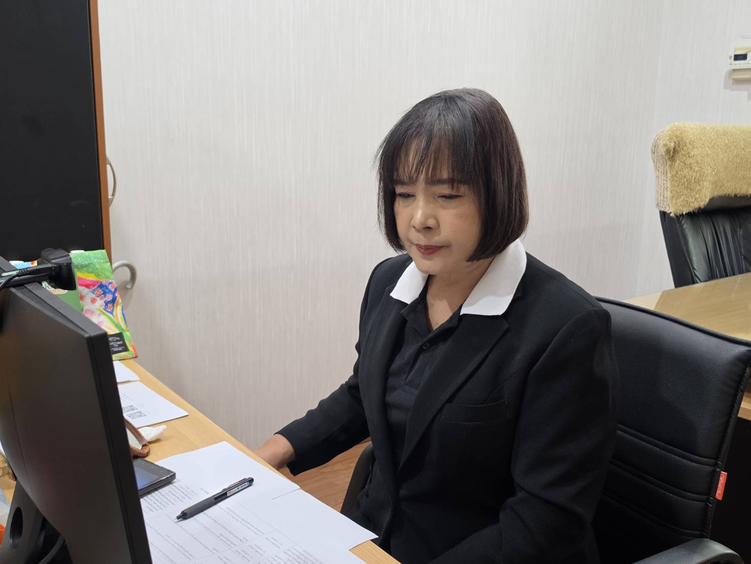 title - ผู้ตรวจราชการ ส.ป.ก. ร่วมประชุมคณะทำงานสรรหาปราชญ์เกษตรของแผ่นดินระดับเขต ประจำปี 2570 เขตตรวจราชการที่ 18 ผ่านระบบประชุมทางไกลออนไลน์ โดย Application Zoom Meeting